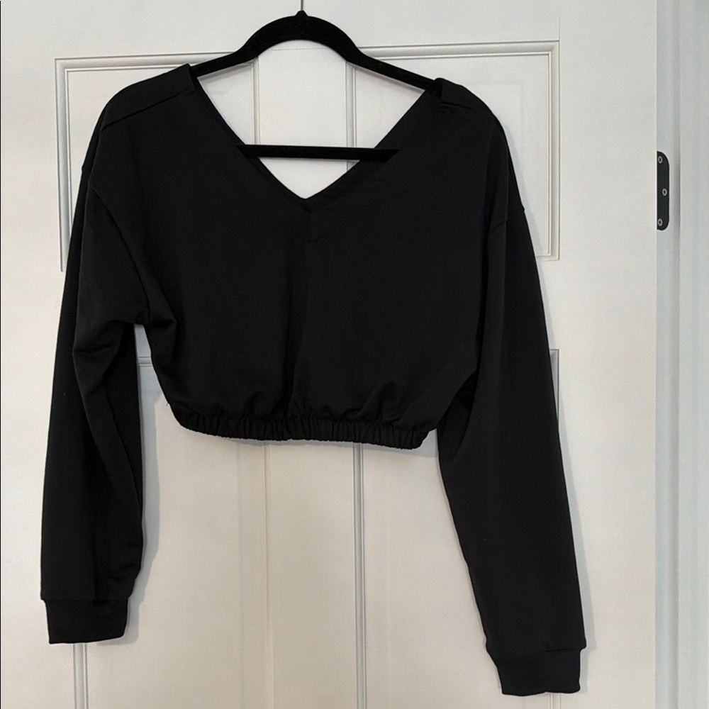 Shein Black V-Neck Cropped sweatshirt